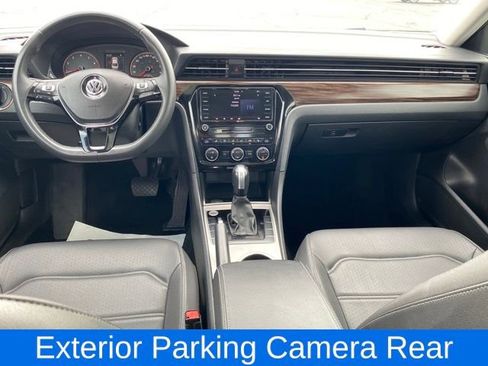 Used 2022 Volkswagen Passat 2.0T image 6