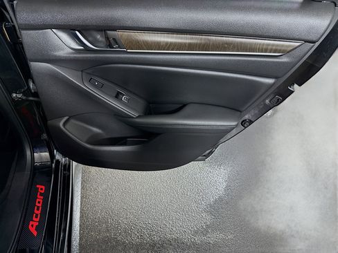 Used 2021 Honda Accord Touring image 28