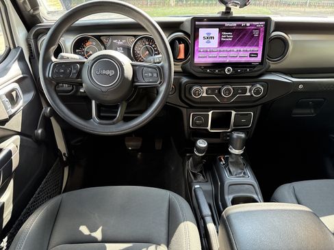 Used 2021 Jeep Wrangler Unlimited Sport AWD/4WD image 25