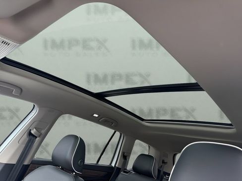 Used 2024 Volkswagen Atlas SEL Premium R-Line image 12