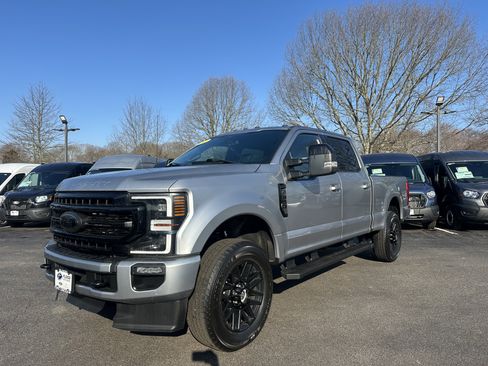 Used 2022 Ford F350 Lariat w/ Black Appearance Package image 3