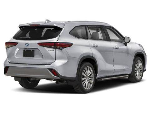 Used 2023 Toyota Highlander Platinum AWD/4WD image 2