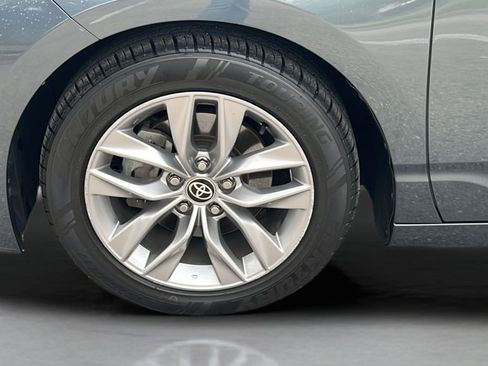 Certified 2022 Toyota Avalon XLE FWD image 25