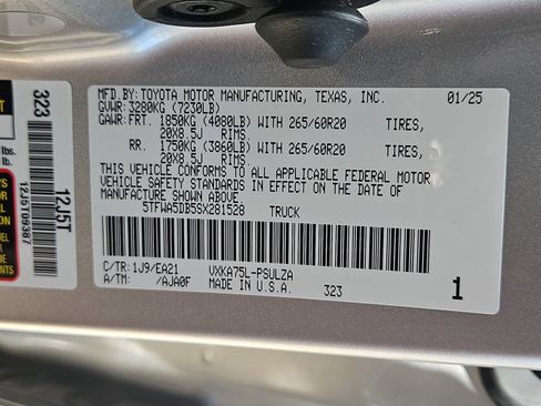 Used 2025 Toyota Tundra Limited w/ TRD Off-Road Package image 33