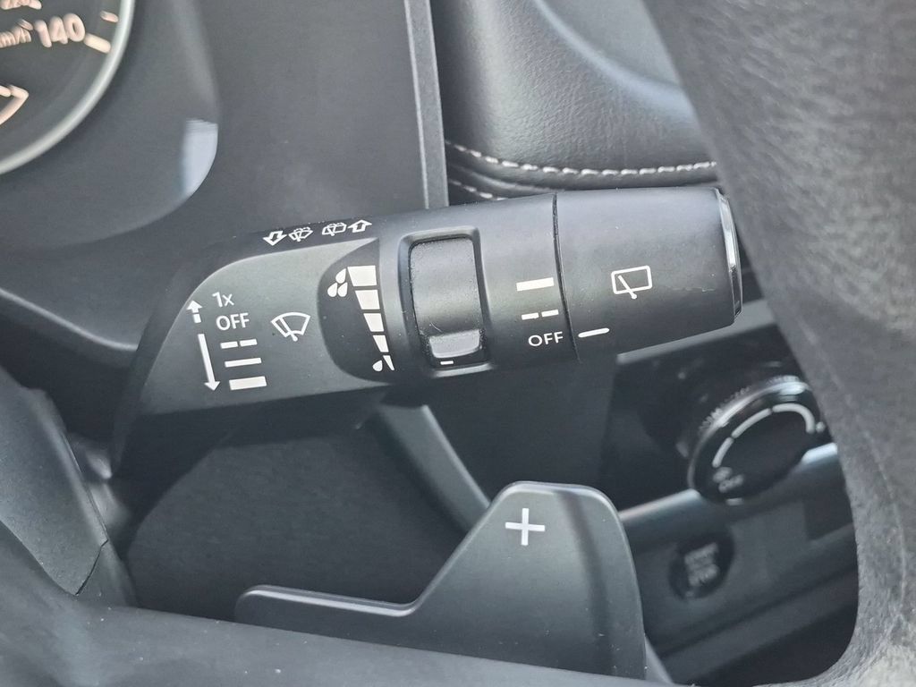 Used 2024 Nissan Rogue S AWD/4WD image 21