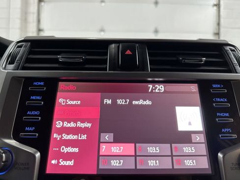 Used 2022 Toyota 4Runner SR5 Premium w/ Moonroof Package AWD/4WD image 25