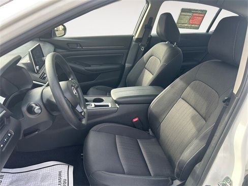 Certified 2025 Nissan Altima 2.5 S image 9