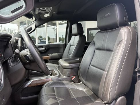 Used 2019 Chevrolet Silverado 1500 High Country w/ Technology Package AWD/4WD image 33