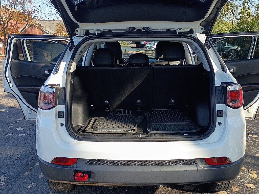 Used 2019 Jeep Compass Trailhawk w/ Cold Weather Group AWD/4WD image 14