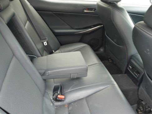 Used 2017 Lexus IS 200t RWD image 10