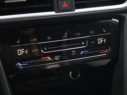 New 2026 Volkswagen Taos SE image 15