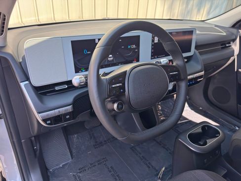 Used 2024 Hyundai Ioniq 5 SEL RWD image 12