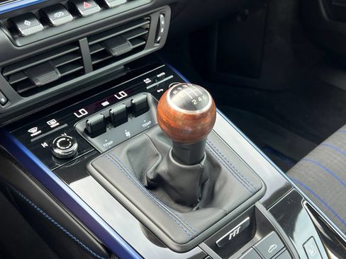 Certified 2025 Porsche 911 Carrera T RWD image 28