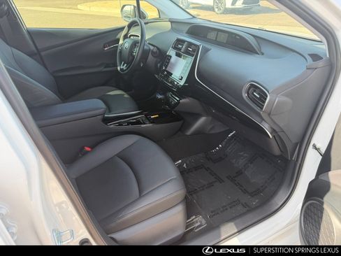 Used 2022 Toyota Prius XLE w/ Advanced Technology Package AWD/4WD image 27