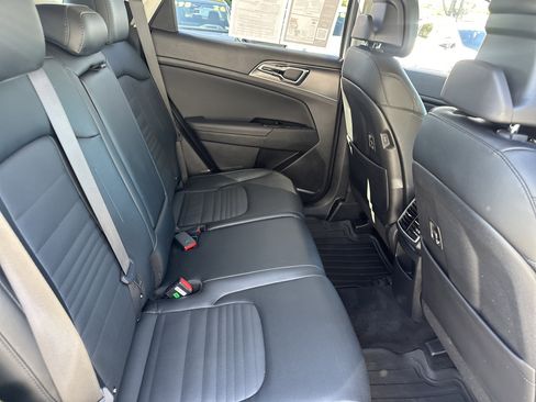 Used 2025 Kia Sportage SX AWD/4WD image 7