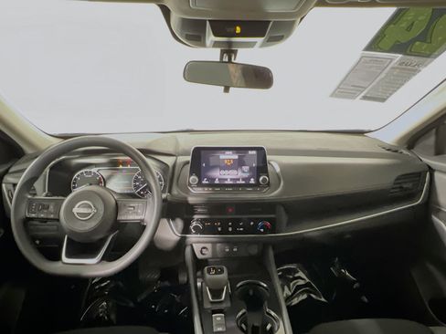 Used 2024 Nissan Rogue S image 30
