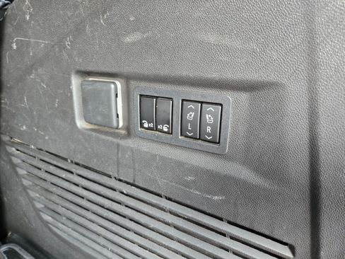 Used 2022 GMC Yukon AT4 AWD/4WD image 21