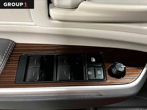 Used 2023 Toyota Sienna LE image 35