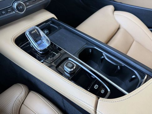 Used 2022 Volvo S90 B6 Inscription w/ Advanced Package AWD/4WD image 26