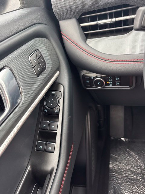 Used 2026 Ford Explorer ST-Line w/ ST-Line Street Pack AWD/4WD image 23