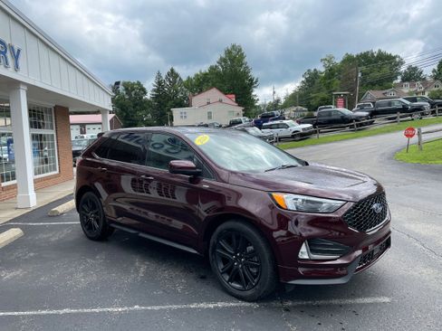 Certified 2024 Ford Edge ST-Line AWD/4WD image 3