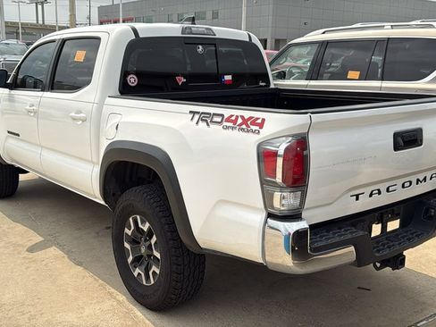 Used 2020 Toyota Tacoma TRD Off-Road AWD/4WD image 4
