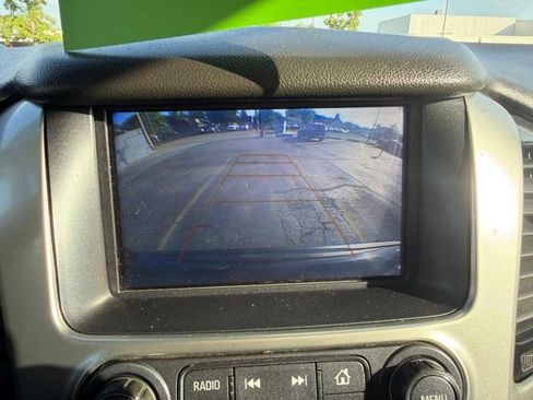 Used 2019 Chevrolet Tahoe LS AWD/4WD image 38