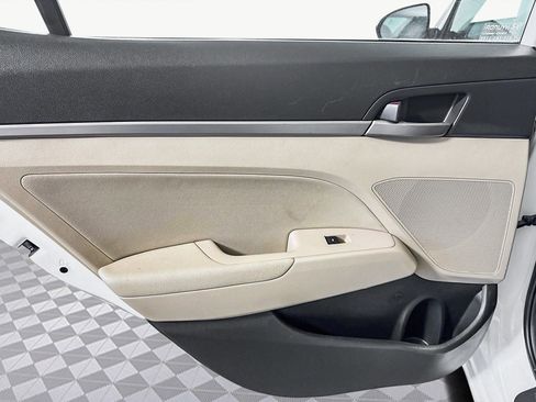 Used 2018 Hyundai Elantra SEL image 25