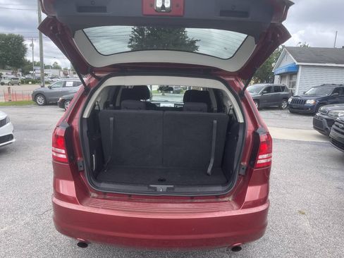 Used 2010 Dodge Journey SXT w/ Flexible Seating Group FWD image 10