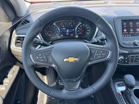 Used 2024 Chevrolet Equinox LT AWD/4WD image 8