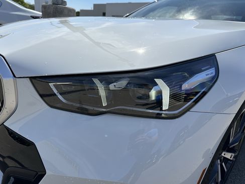 New 2026 BMW 550e xDrive image 21