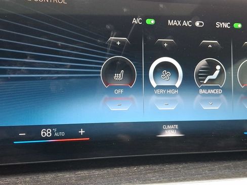 Used 2024 BMW 330i xDrive Sedan w/ Premium Package AWD/4WD image 26