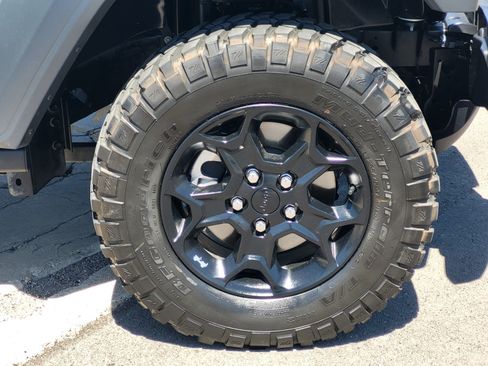 Used 2023 Jeep Wrangler Sport AWD/4WD image 8