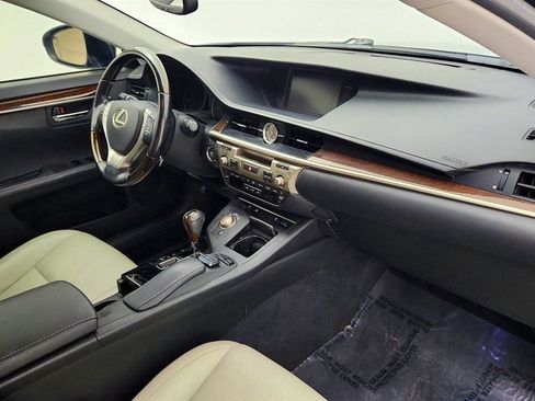 Used 2015 Lexus ES 350 w/ Luxury Package FWD image 27