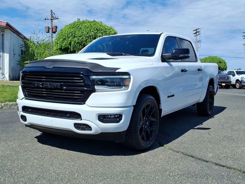 Used 2023 RAM 1500 Laramie AWD/4WD image 3