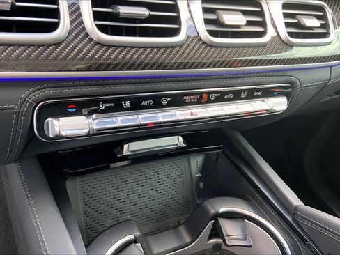 Used 2024 Mercedes-Benz GLS 63 AMG 4MATIC image 31