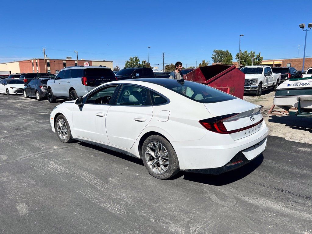 Used 2021 Hyundai Sonata SEL w/ Convenience Package FWD image 4