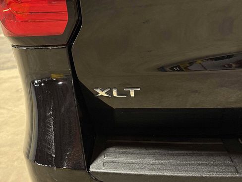 Used 2024 Ford Expedition XLT image 28