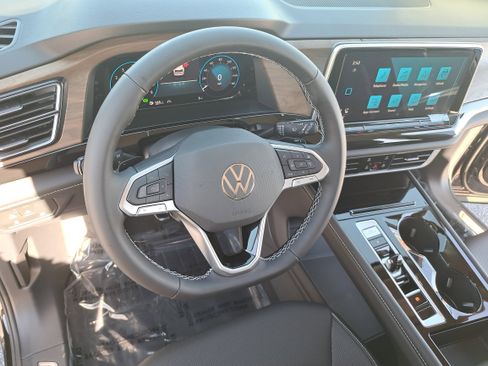 New 2026 Volkswagen Atlas SE image 17