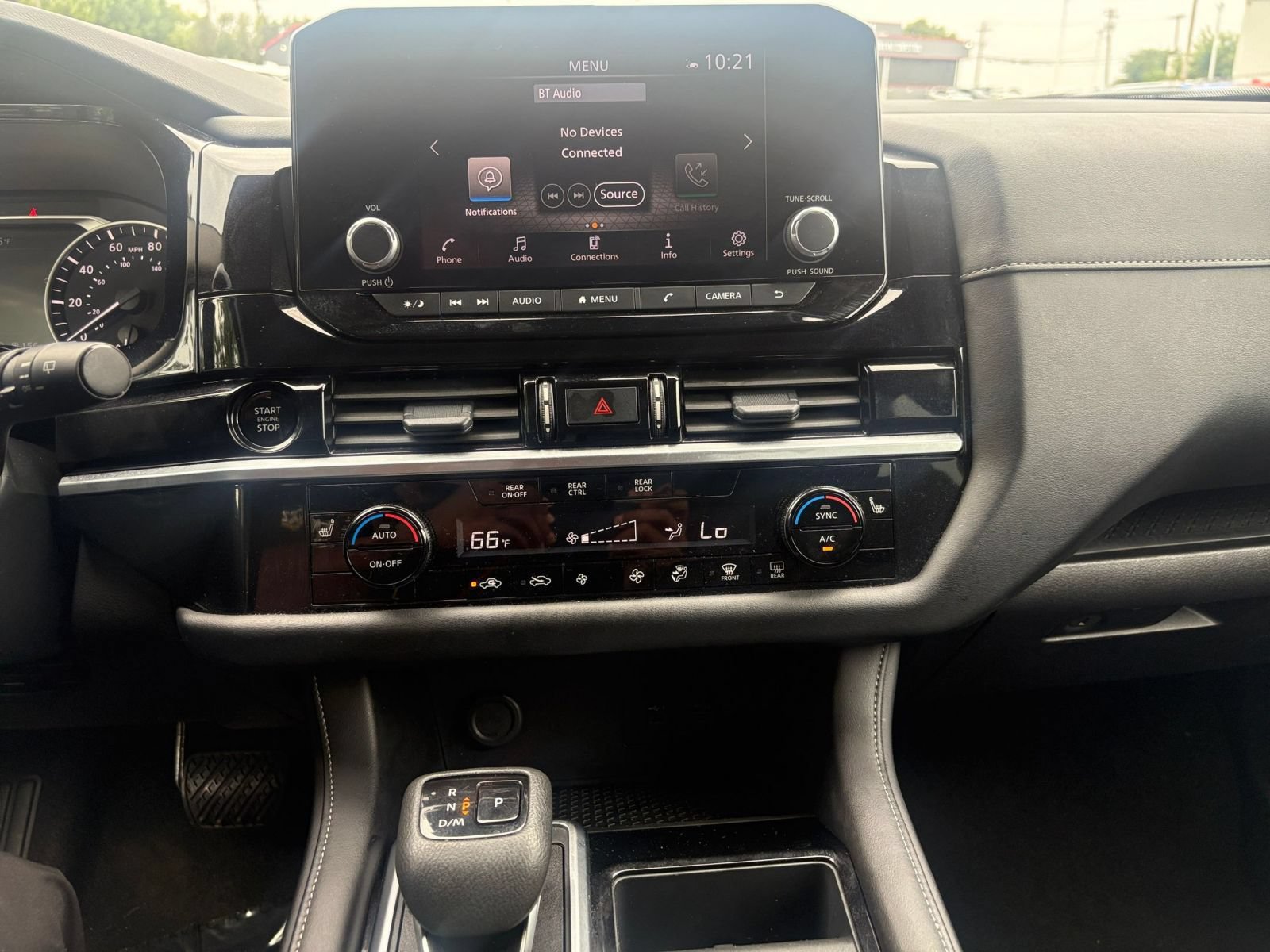 Used 2025 Nissan Pathfinder SV AWD/4WD image 16