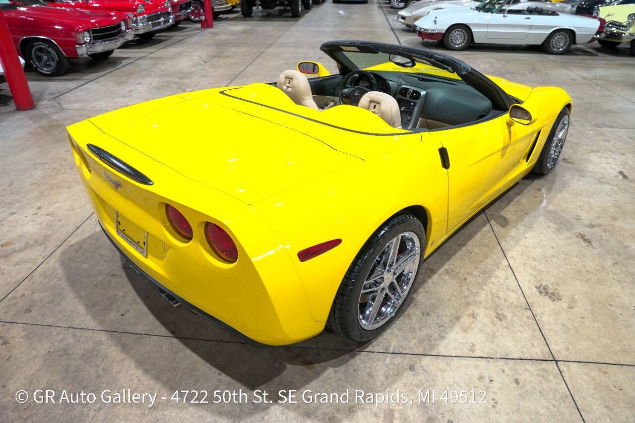 Used 2007 Chevrolet Corvette Convertible w/ Performance Package RWD image 17