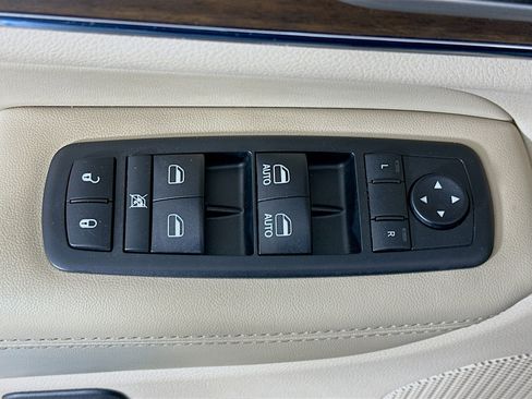 Used 2018 Jeep Grand Cherokee Limited image 15