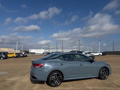 Certified 2025 Nissan Sentra SR image 23
