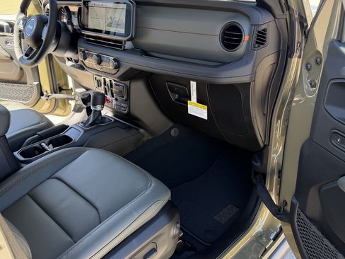New 2026 Jeep Gladiator Mojave AWD/4WD image 30