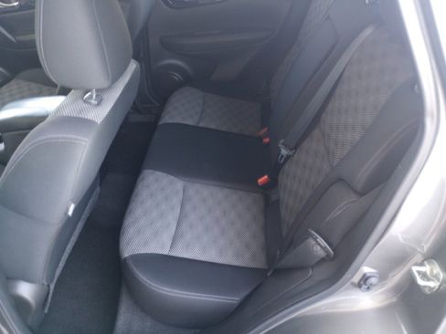 Used 2020 Nissan Rogue Sport SV image 16