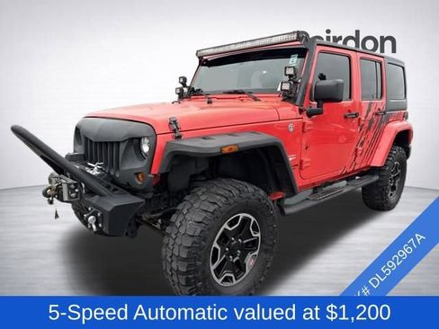 Used 2013 Jeep Wrangler Unlimited Sahara AWD/4WD image 3