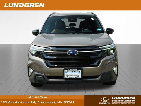 Used 2025 Subaru Forester Touring AWD/4WD image 43