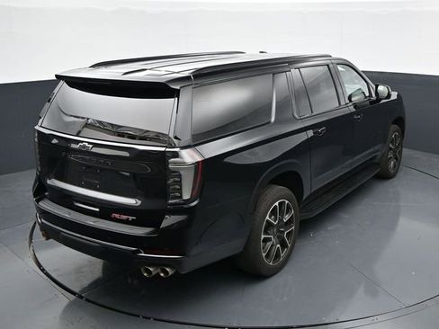 Used 2025 Chevrolet Suburban RST w/ Comfort Package AWD/4WD image 29