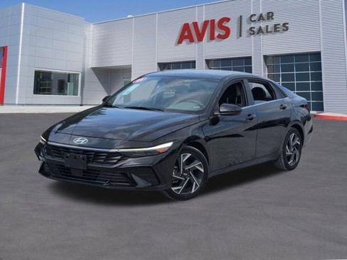 Used 2025 Hyundai Elantra SEL FWD image 1
