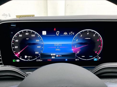 Used 2026 Mercedes-Benz GLS 450 4MATIC image 23